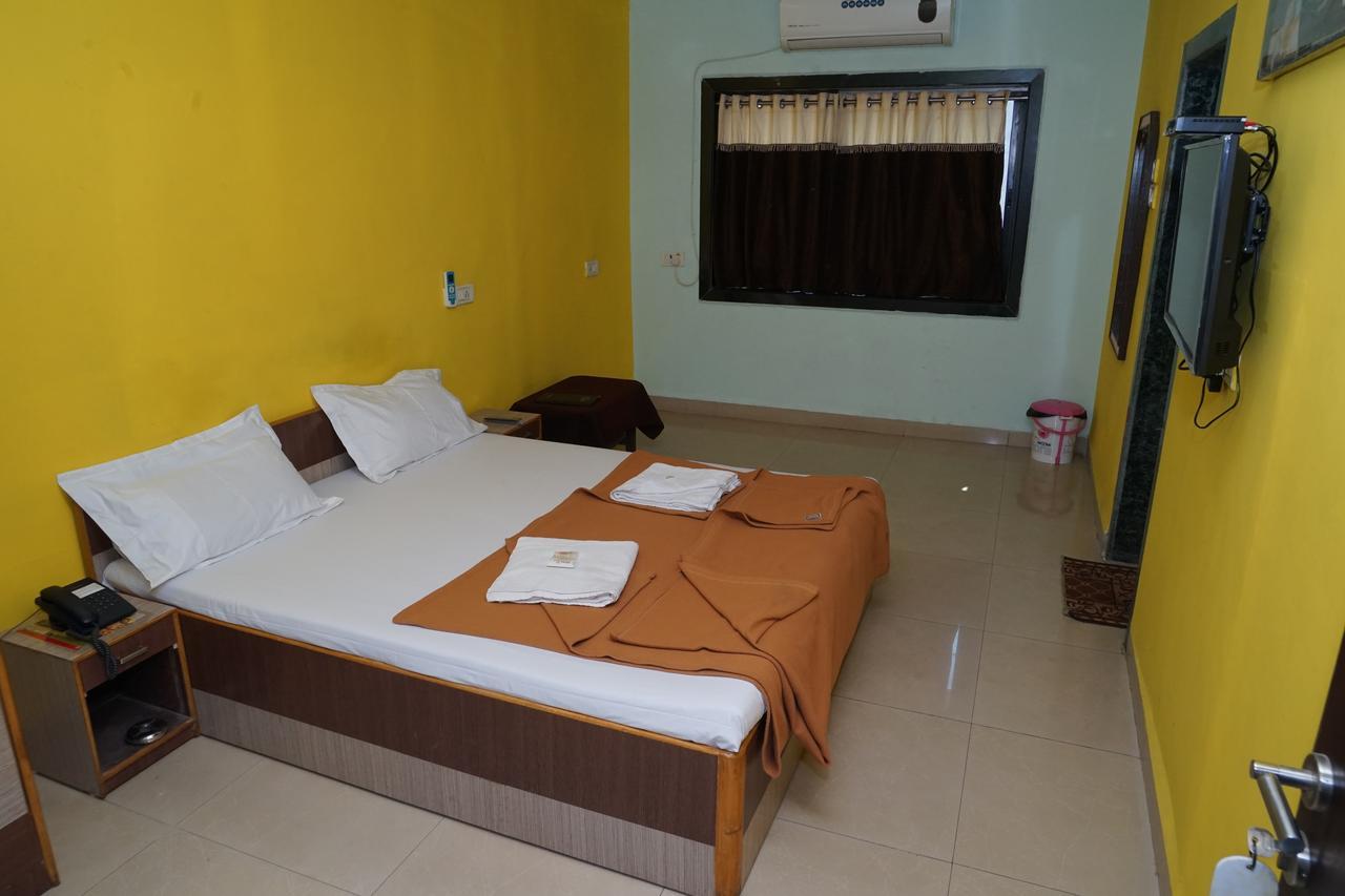 Hotel Umesh Daman Exteriér fotografie